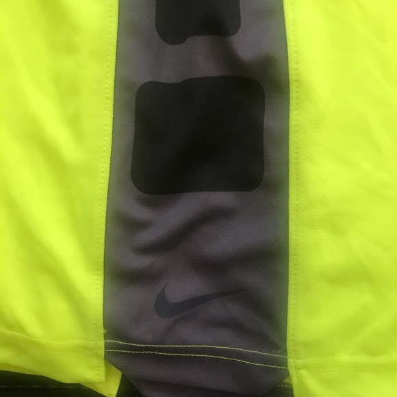 Nike Youth’s Striped Elite Basketball Short - Picture 2 of 6